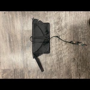 Stela 9 wristlet